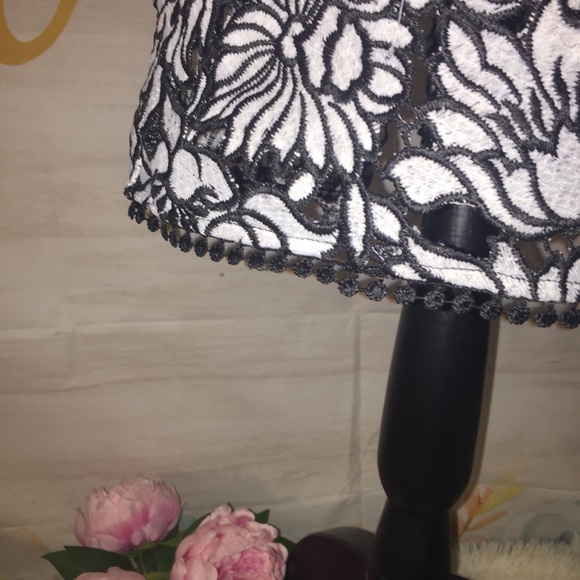 NWT Romeo + Juliet Couture cold shoulder dress - Picture 8 of 16